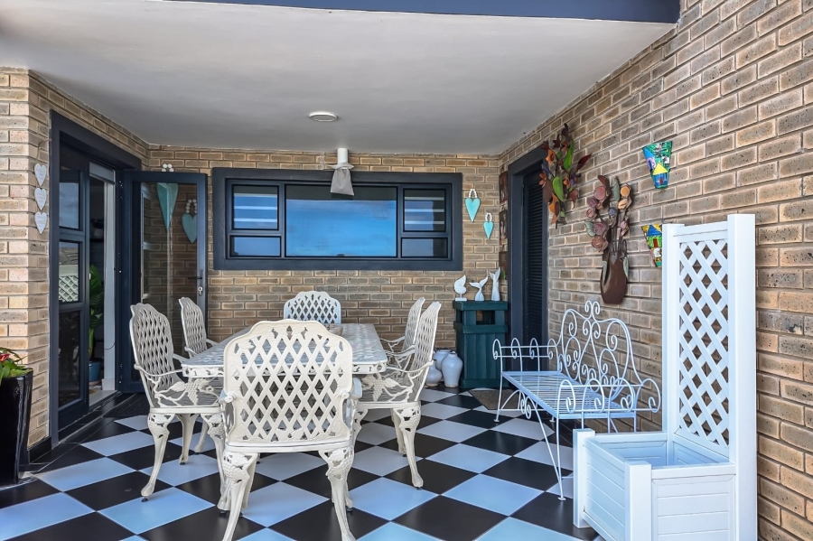 4 Bedroom Property for Sale in Monte Christo Western Cape